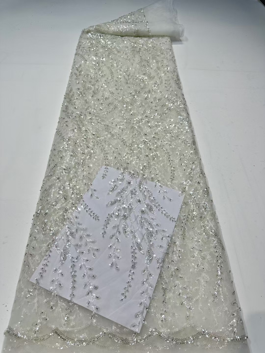 Francuskie koronki 2026 wysoki – Glitter Tablecloth recenzja i cena